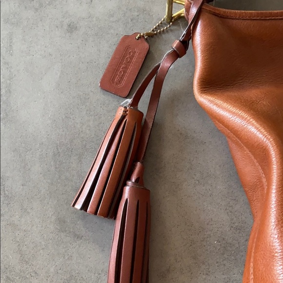 Coach shoulder bag with tassel (authentic) - Picture 2 of 10